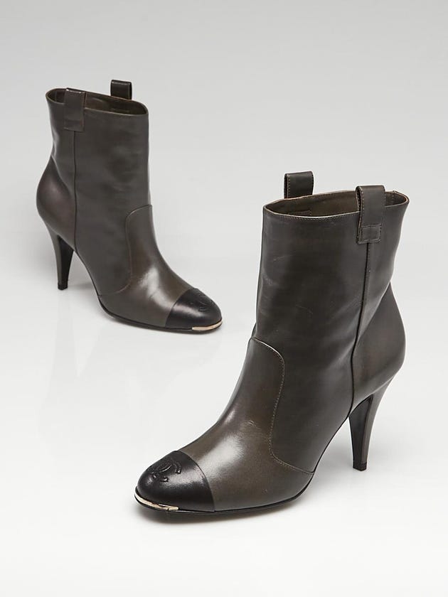 Chanel Grey/Black Leather CC Cap Toe Ankle Boots Size 9/39.5