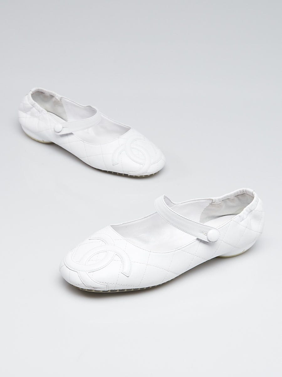 靴 CHANEL cambon ligne mary jane flats Chanel White Quilted Cambon Ligne Mary Jane Flats Size 8.5
