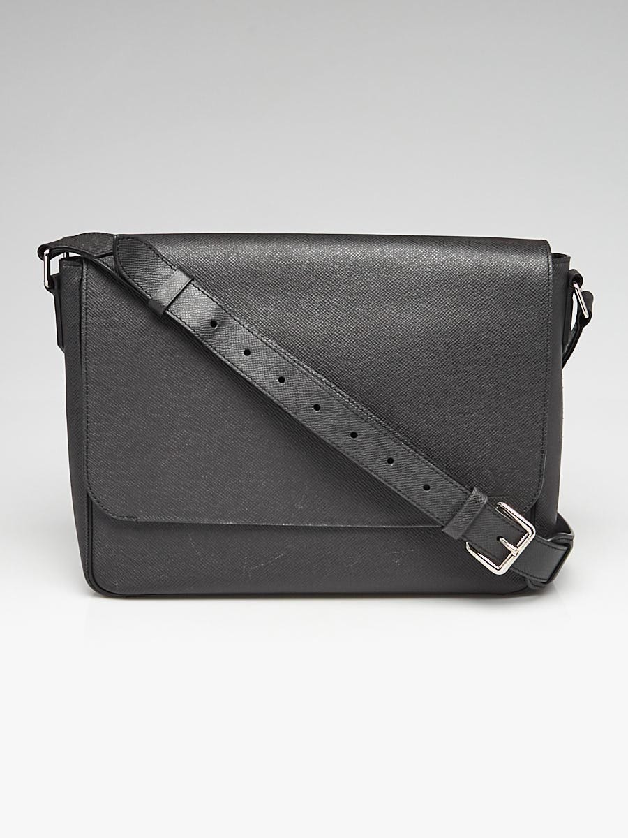 Louis Vuitton Taiga Roman Messenger MM - Black Messenger Bags