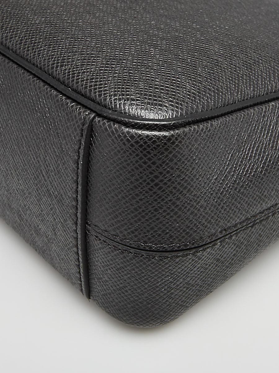 Louis Vuitton Ardoise Taiga Leather Roman MM Messenger Bag - Yoogi's Closet