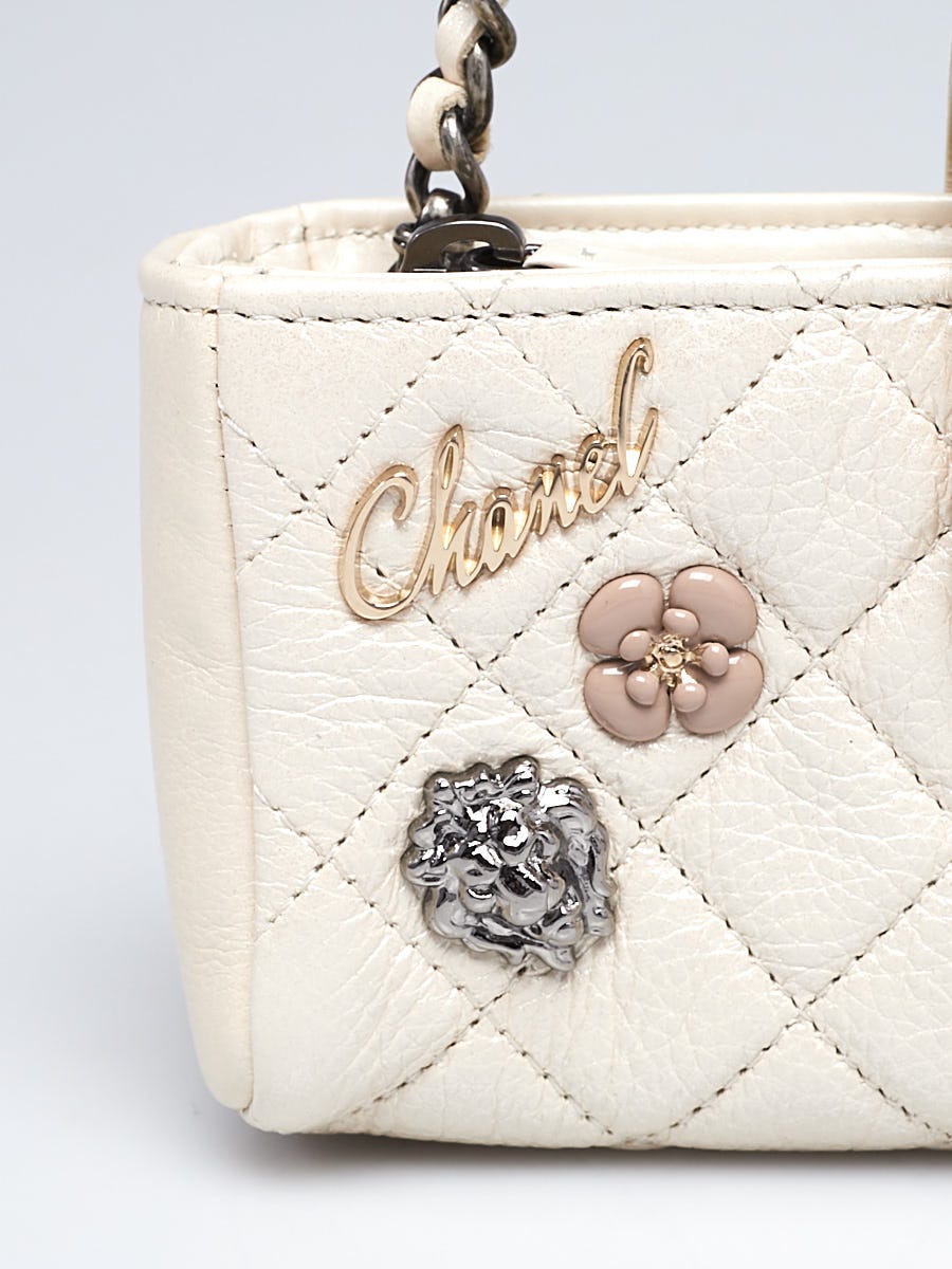 Chanel Ivory Quilted Leather Reissue Lucky Charms Mini Phone Holder Clutch  Bag w/ Chain Strap - Yoogi's Closet