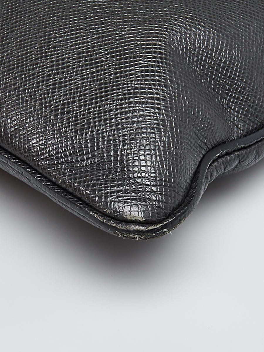 Louis Vuitton Ardoise Taiga Leather Sasha Messenger Bag