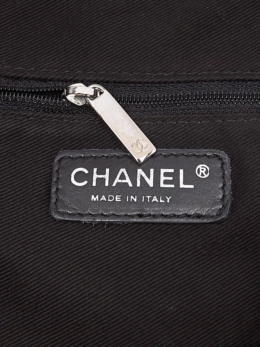 CHANEL BLACK THICK ZIPPERED GARMENT BAG 49 X 23 3/8 INCHES 2 LOOP HANDLES