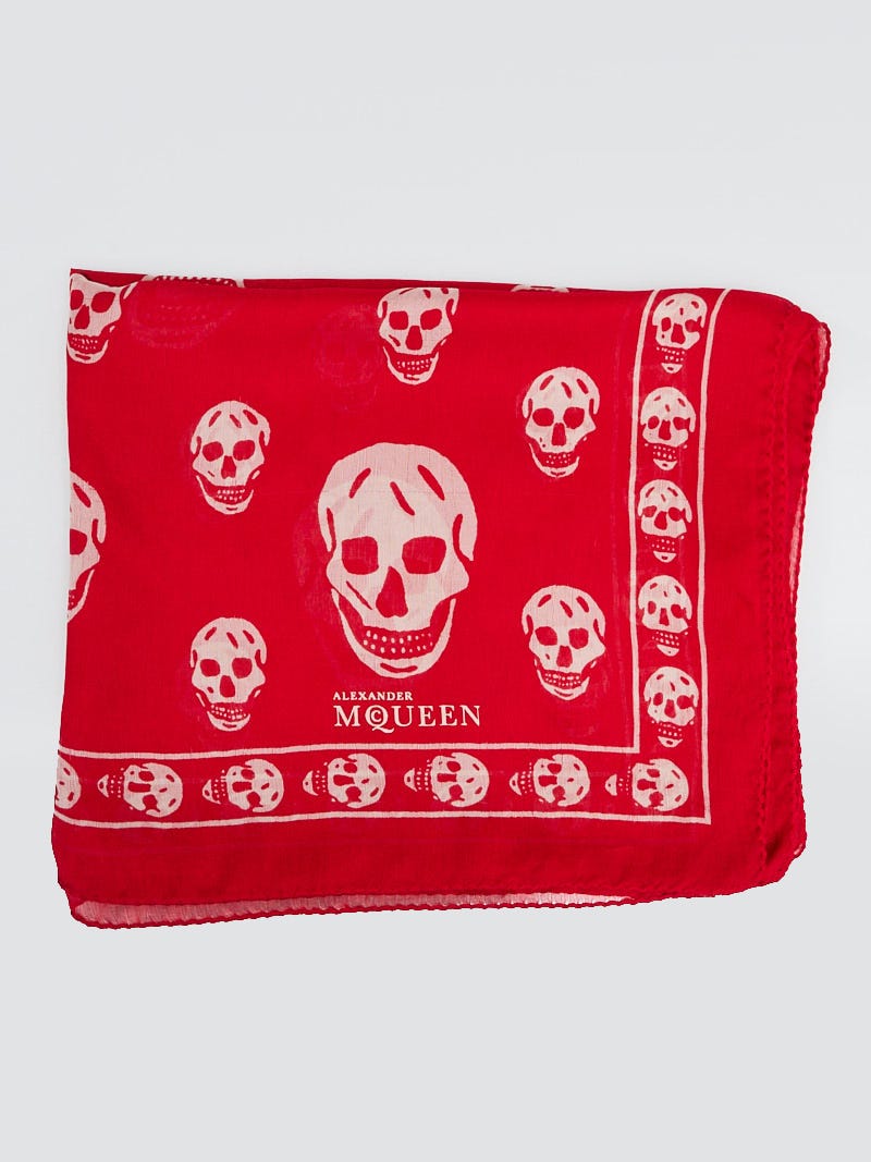 Inspicere linje Hovedkvarter Alexander McQueen Red/White Silk Chiffon Classic Skull Scarf - Yoogi's  Closet
