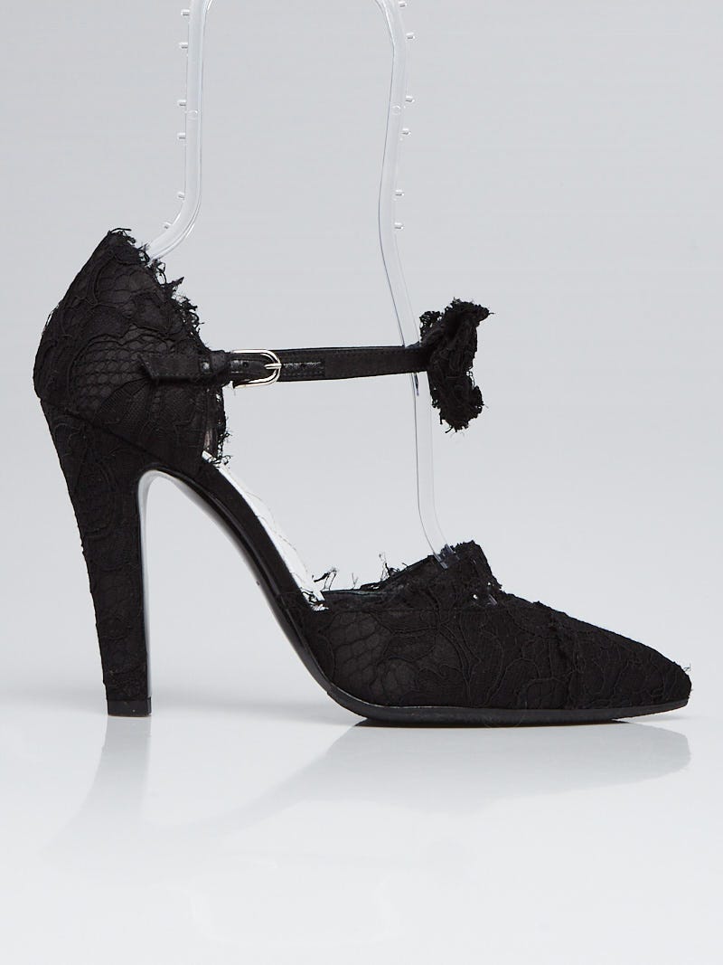 靴 CHANEL BLACK ANKLE STRAP WRAP HEELS Chanel Black Lace Ankle Wrap Bow CC Pumps Size 9/39.5