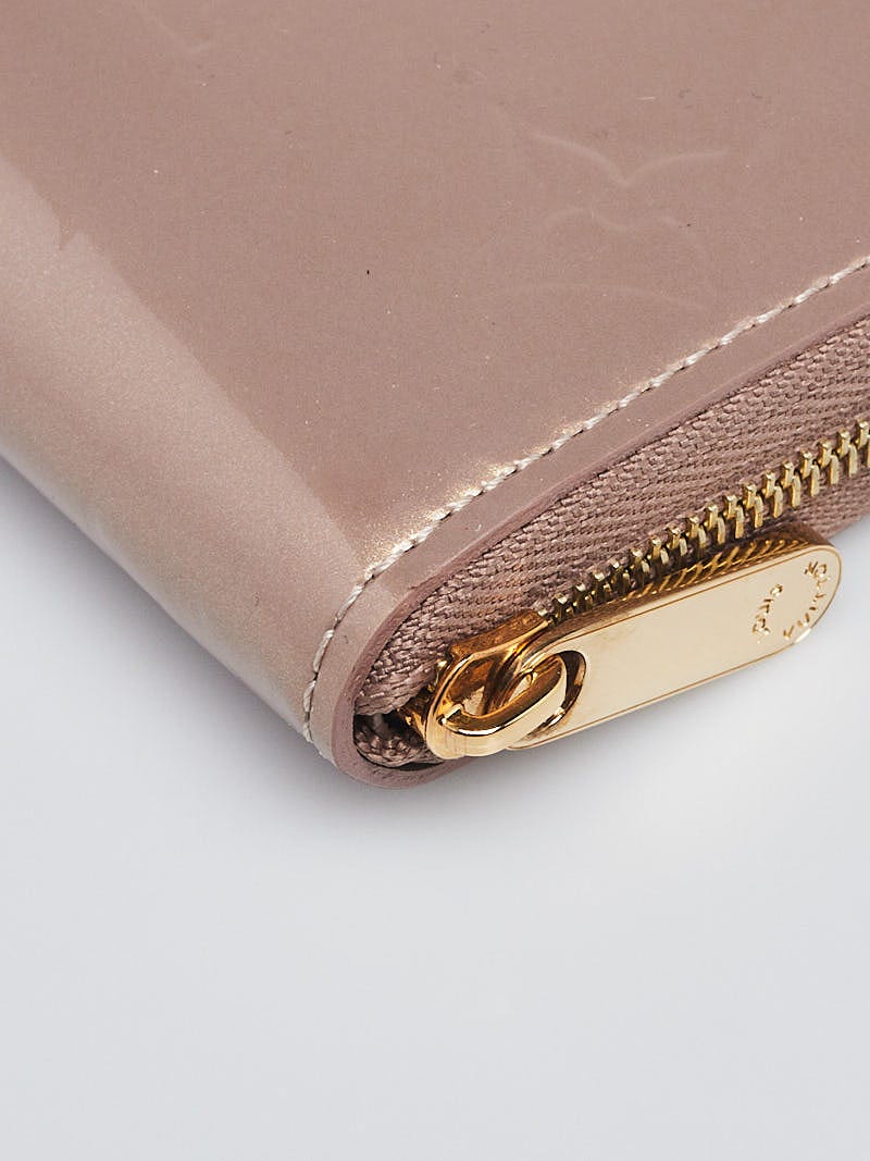 Louis Vuitton Beige Monogram Vernis Pochette Porte-Monnaie Wallet - Yoogi's  Closet