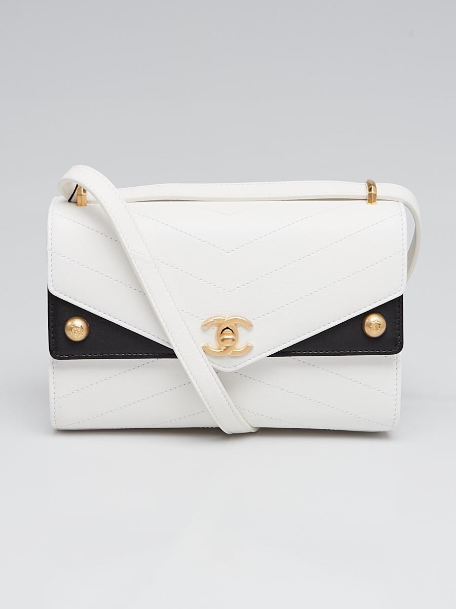 Chanel White Chevron Quilted Leather Small Crossbody Bag - Yoogi's