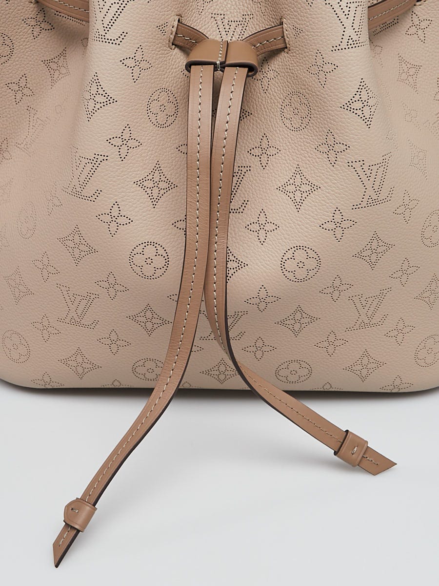 Sold at Auction: Louis Vuitton, Louis Vuitton - Mahina Girolata Galet Grey  - Top Handle w/ Shoulder Strap