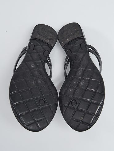 Chanel Black Patent CC Logo T Strap Thong Sandals Size 36 Chanel