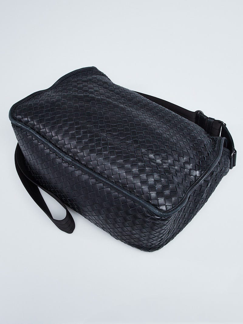 Bottega Veneta Black Intrecciato Leather Gardena Messenger Bottega Veneta Black Intrecciato Leather Gardena Messenger