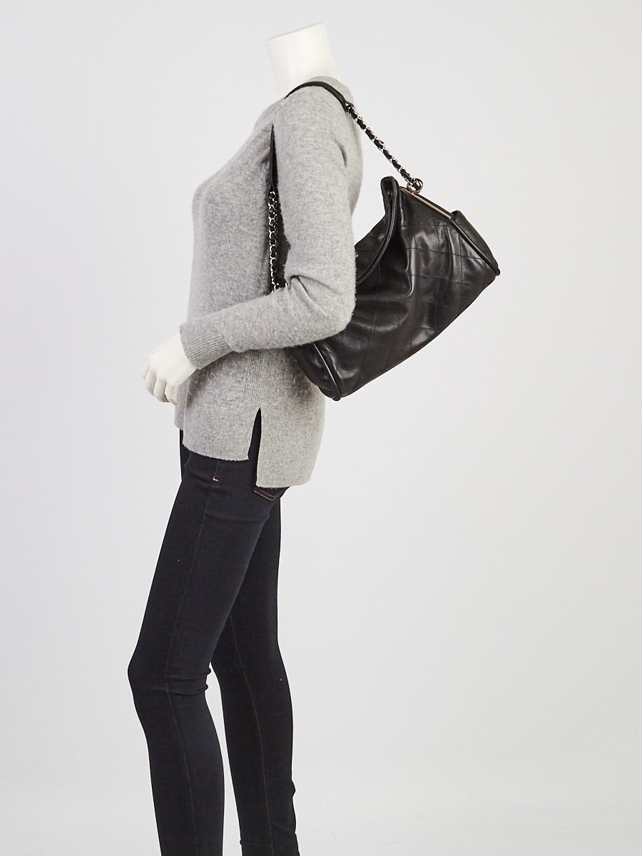 Chanel - Authenticated Boston Handbag - Leather Black Plain for Women, Good Condition