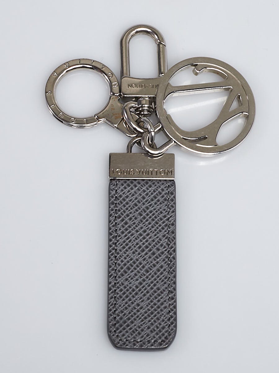 Louis Vuitton Auth Metal Taiga Leather porte cles tab LV Key Chain
