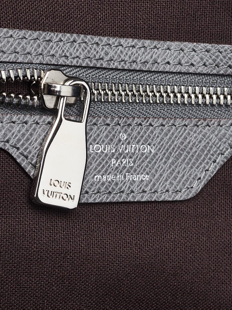 Louis Vuitton Grey Taiga Leather Neo Kendall Travel Bag For Sale