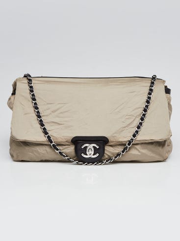 chanel bag rain cover Camellia Handbag Raincoat Printed PVC Clear 7179488 Bagbrella Handbag Rain Cover Small keeps your purse dry and safe Chanel Coco Rain Flap: Unique