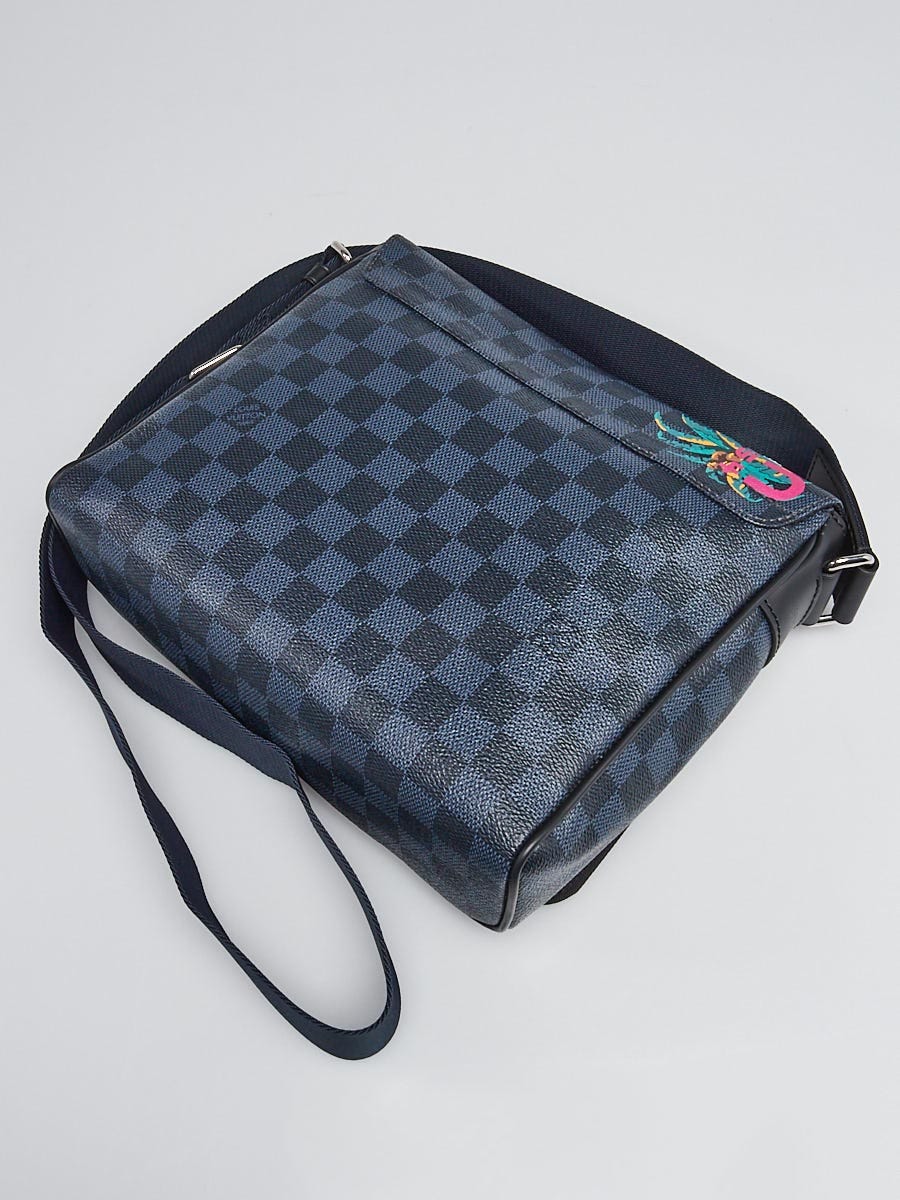 Louis Vuitton Damier Graphite Canvas District PM Messenger Bag - Yoogi's  Closet