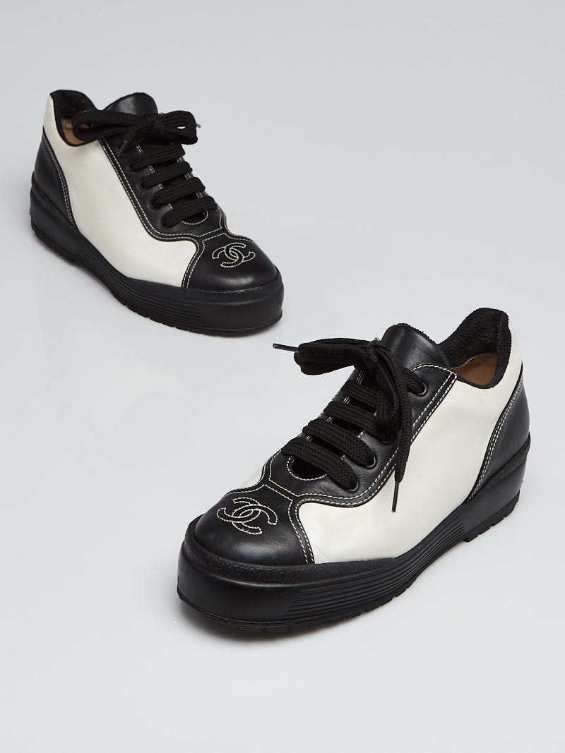 Chanel Black/White Leather CC Low Top Sneakers Size 6.5/37 - Yoogi's Closet