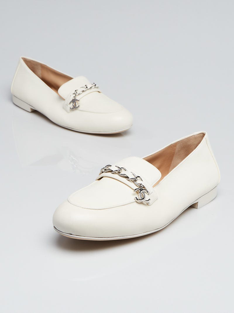 Chanel White Leather CC Charm Loafers Size 8539C  Yoogis Closet