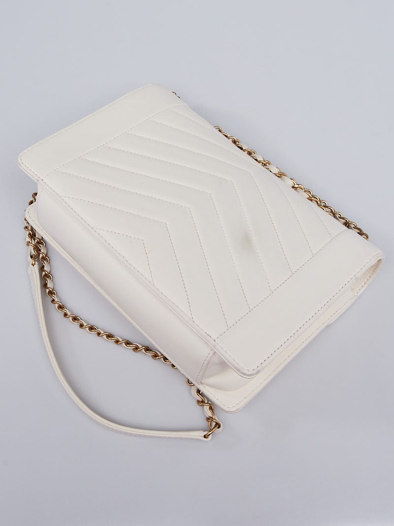 Chanel Neutral Chevron Quilted Leather Small Classic Flap For Sale at  1stDibs