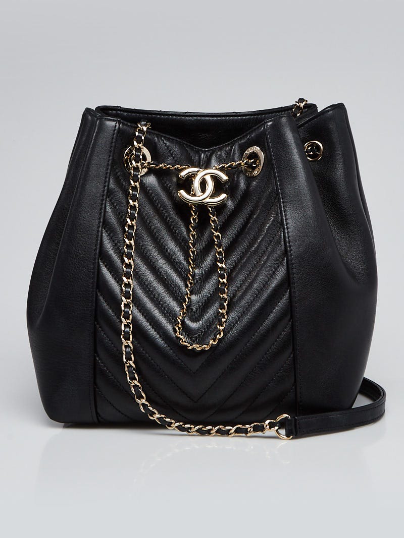Chanel - Authenticated Gabrielle Bucket Handbag - Leather Black Plain for Women, Very Good Condition