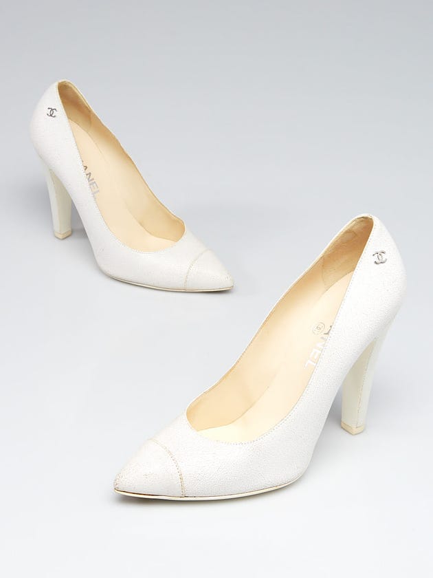 Chanel White Cracked Leather Cap Toe Pumps Size 8.5/39