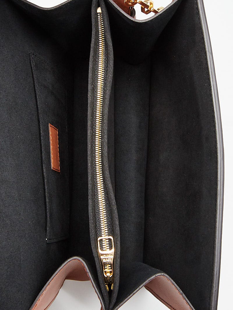 Luis Vuitton Dauphine MM Monogram and Reverse GHW Size 25 X 17 X 10.5 Only  IDR 29.95 juta