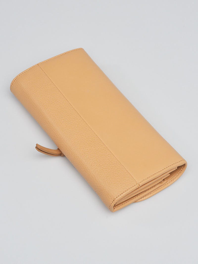 Chloe Beige Leather Indy Long Flap Wallet | Yoogi's Closet