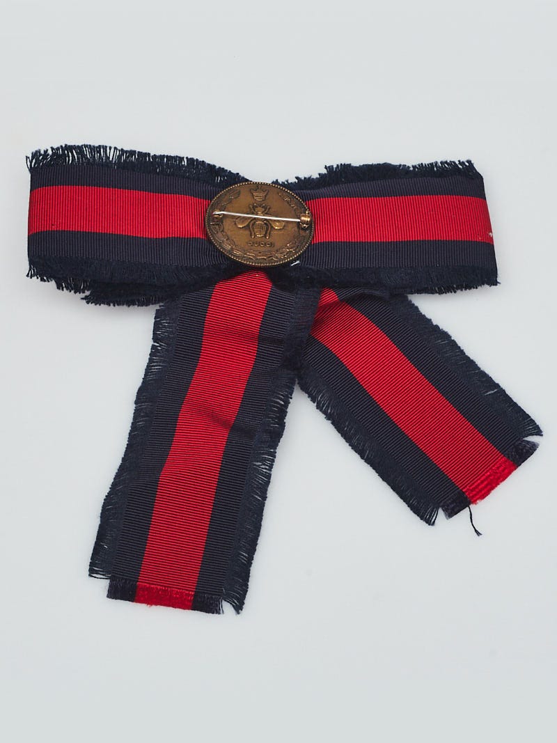 Gucci　ウェブ グログラン ボウ ブローチ リボン ネイビー×レッド Gucci Blue and Red Web Grosgrain Ribbon Brooch | Yoogi's Closet
