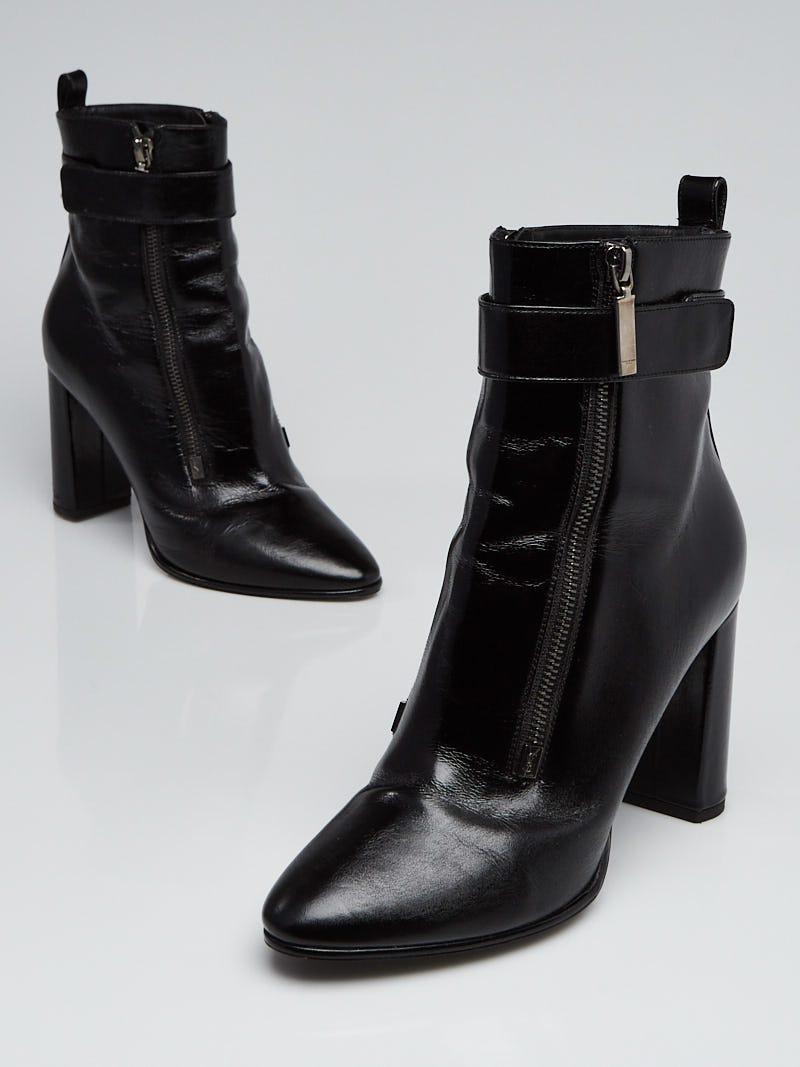 Lou ankle boots in leather, Saint Laurent