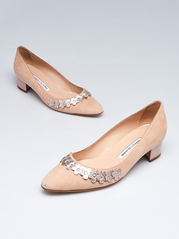Manolo Blahnik Beige Suede Flower Kitten Heels Size 7.5/38