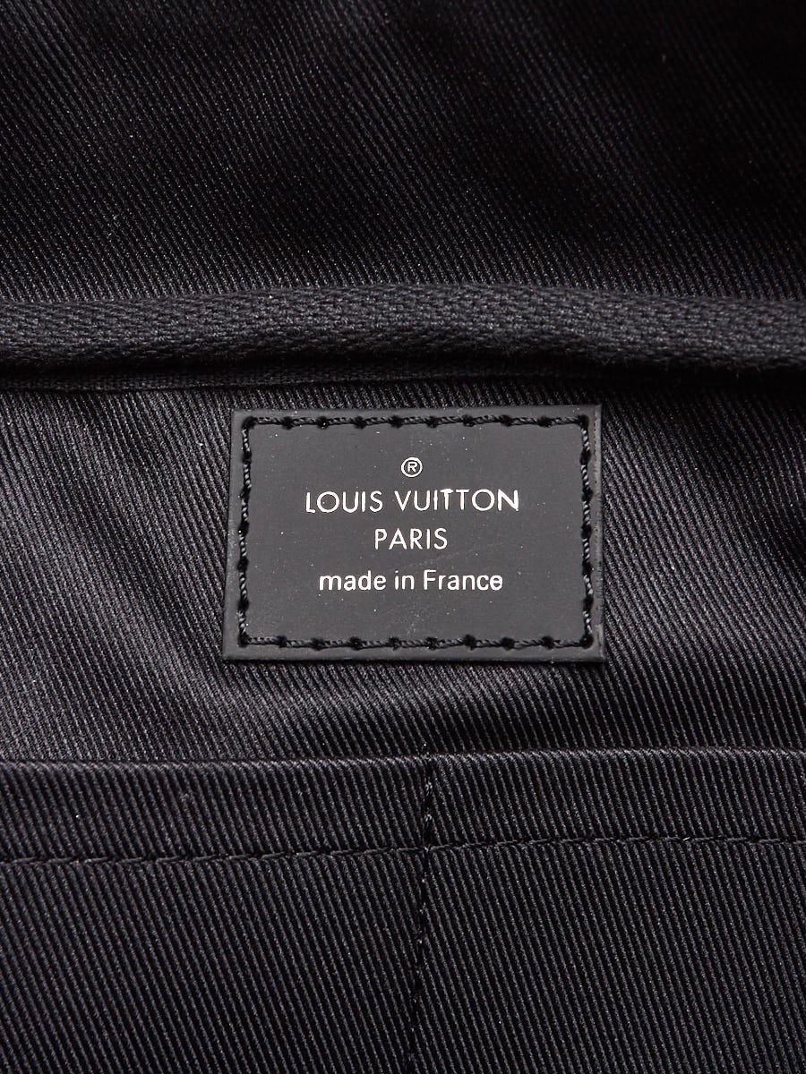 Louis Vuitton AUTHENTIC LOUIS VUITTON BUMBAG EXPLORER, tamayaku