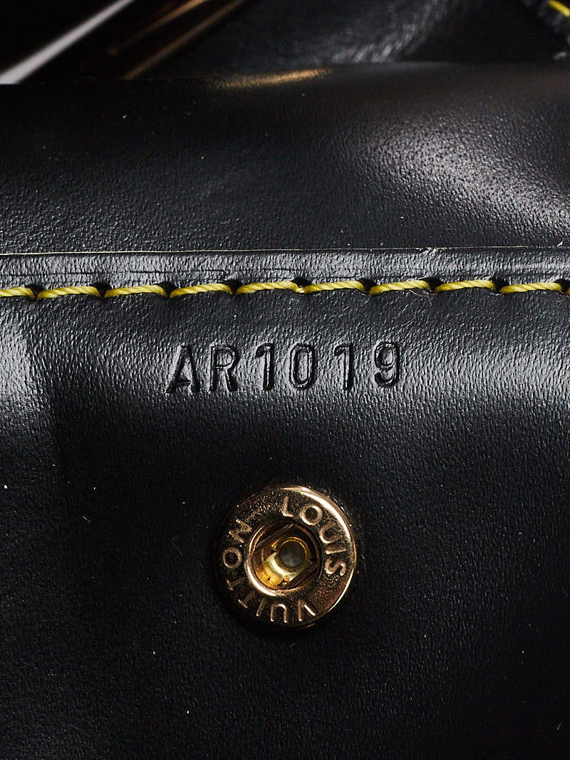 Louis Vuitton Black Suhali Leather L'Absolu de Voyage Bag For Sale at  1stDibs