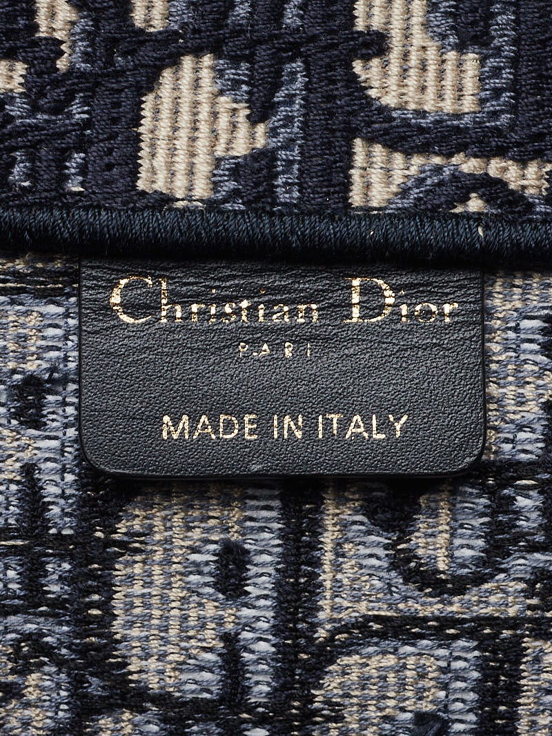 Christian Dior Blue Oblique Canvas 30 Montaigne Chain Clutch Bag - Yoogi's  Closet