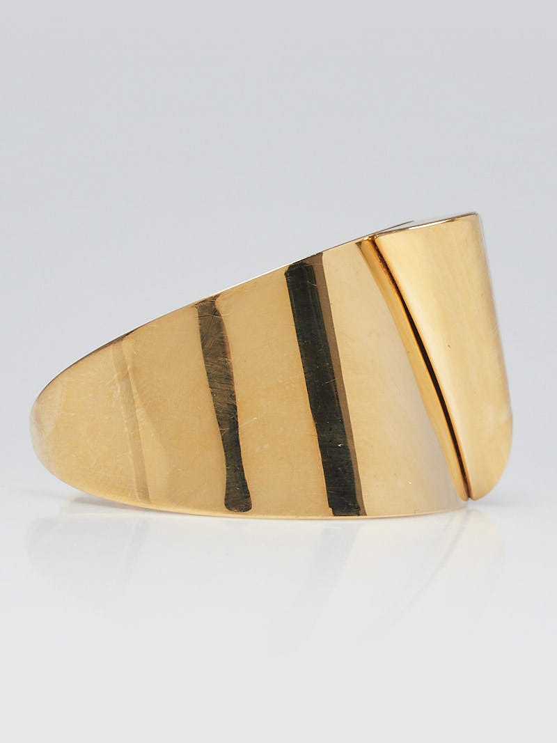 Essential v bracelet Louis Vuitton Gold in Metal - 34316886