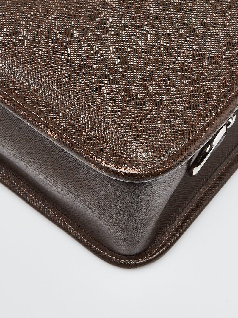 Louis Vuitton Grizzli Taiga Leather Alexei Messenger Bag | Yoogi's
