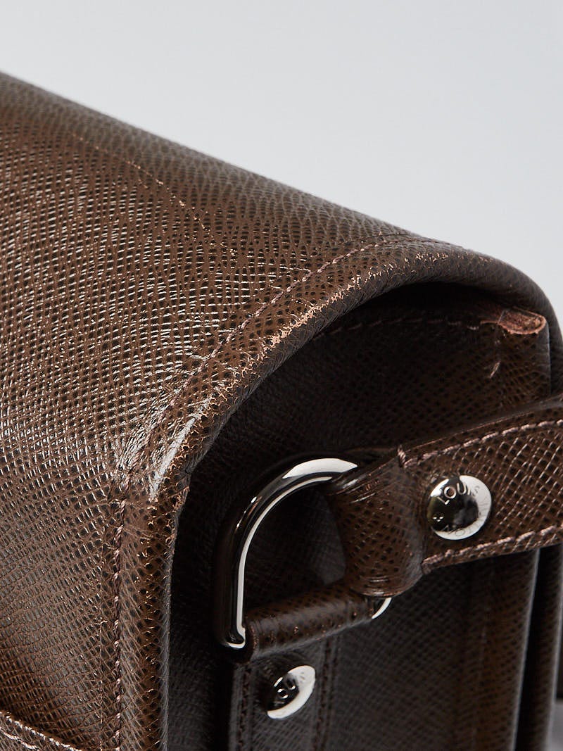 Louis Vuitton Grizzli Taiga Leather Alexei Messenger Bag