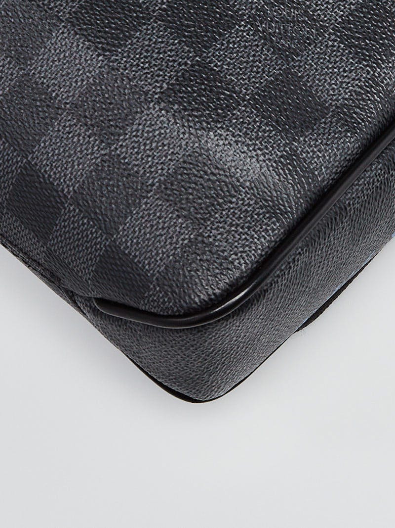 Louis Vuitton 2016 pre-owned Damier Graphite District PM Shoulder Bag -  Farfetch