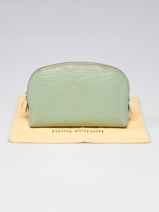 Louis Vuitton Red Taiga Leather Brazza Wallet - Yoogi's Closet