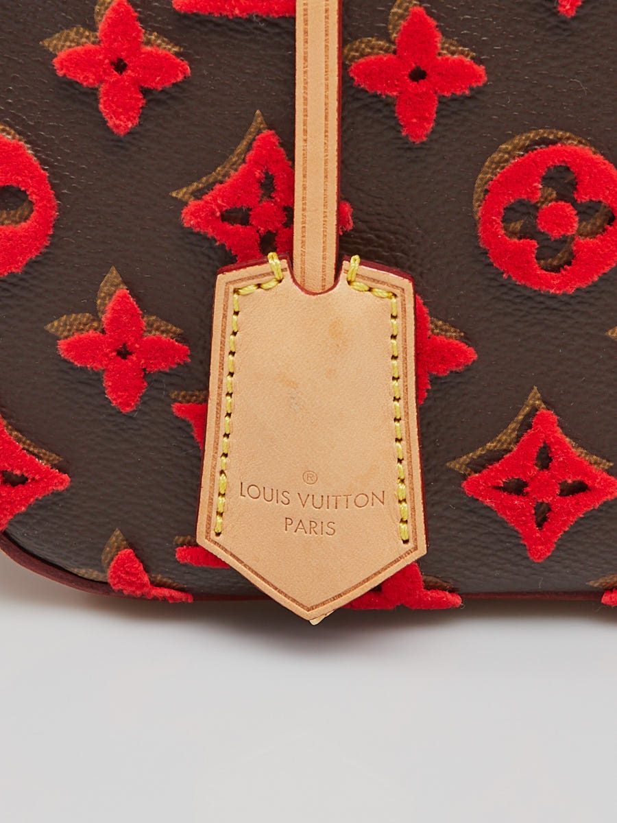 Limited Edition Louis Vuitton Rouge Monogram Tuffetage Deauville Cube Bag  For Sale at 1stDibs