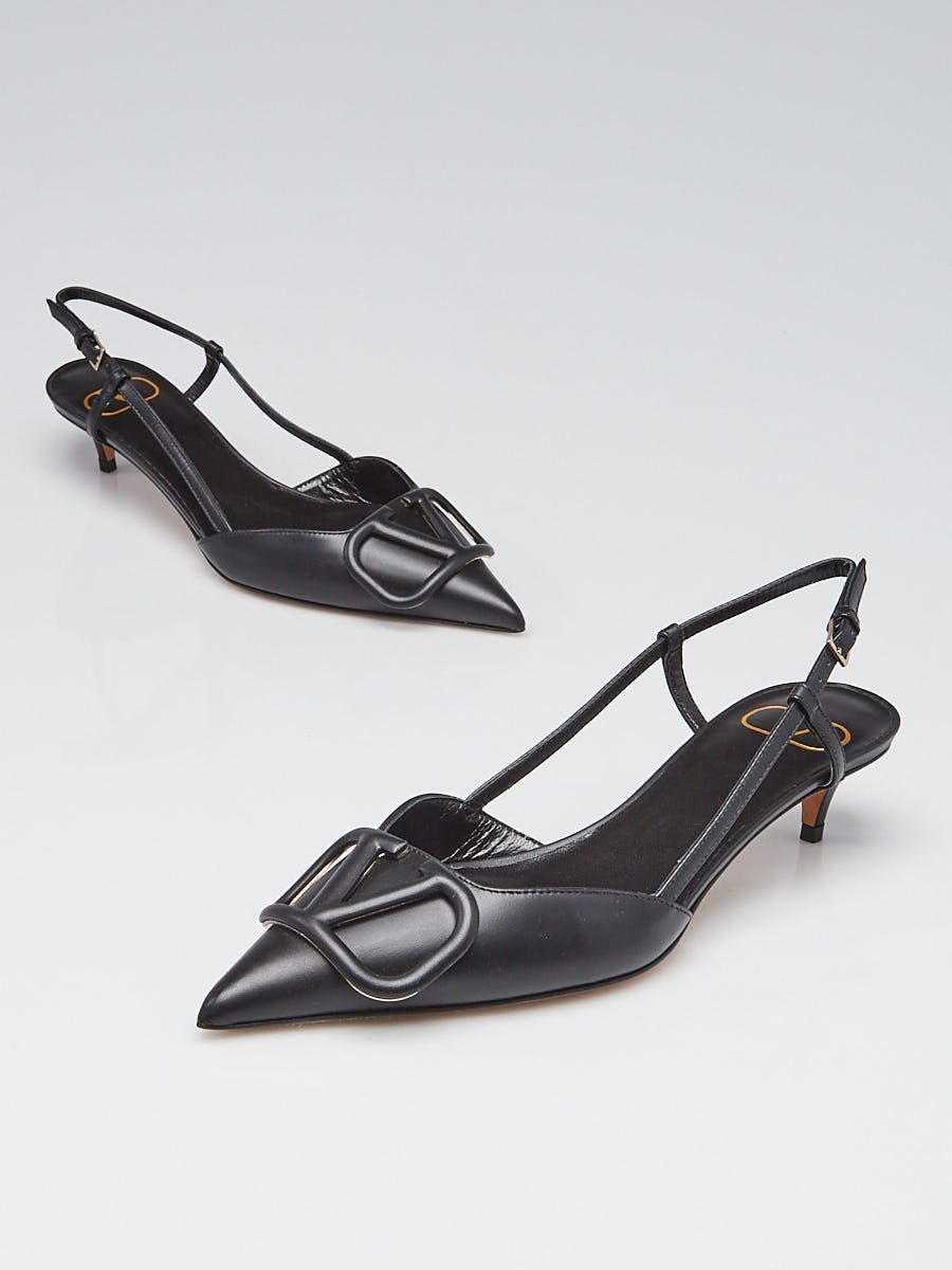 Udvalg Kæledyr kulhydrat Valentino Black Leather V-Logo Kitten Heel Size 4.5/35 - Yoogi's Closet