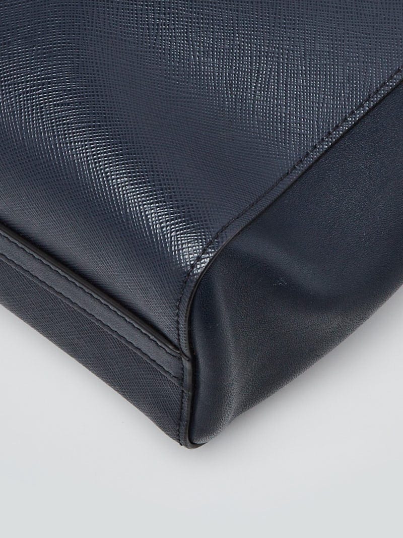 PRADA ☆VIP セール☆ Saffiano + Soft Calf Bag【1BA113 】 PRADA 1BA113 Black Saffiano + Soft Calfskin Tote Bag with