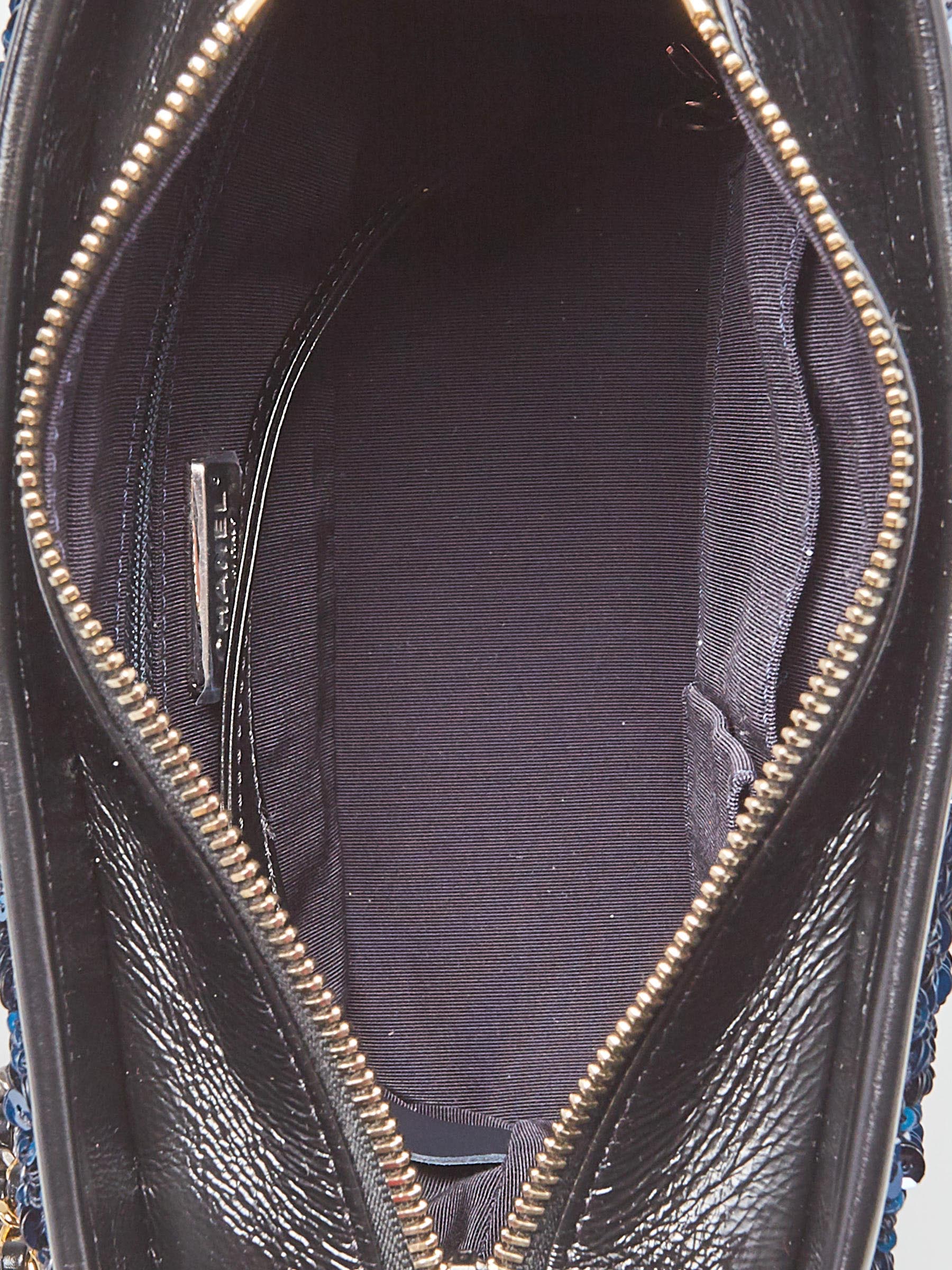 Chanel Gabrielle Hobo Logo Motif Sequins Small Black 21186221