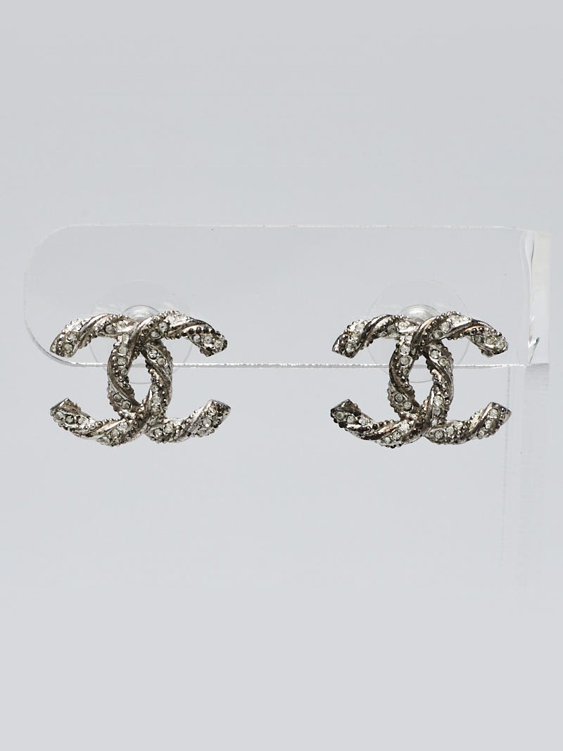 Chanel CC Silver Tone Baguette Crystal Earrings – The Millionaires Closet