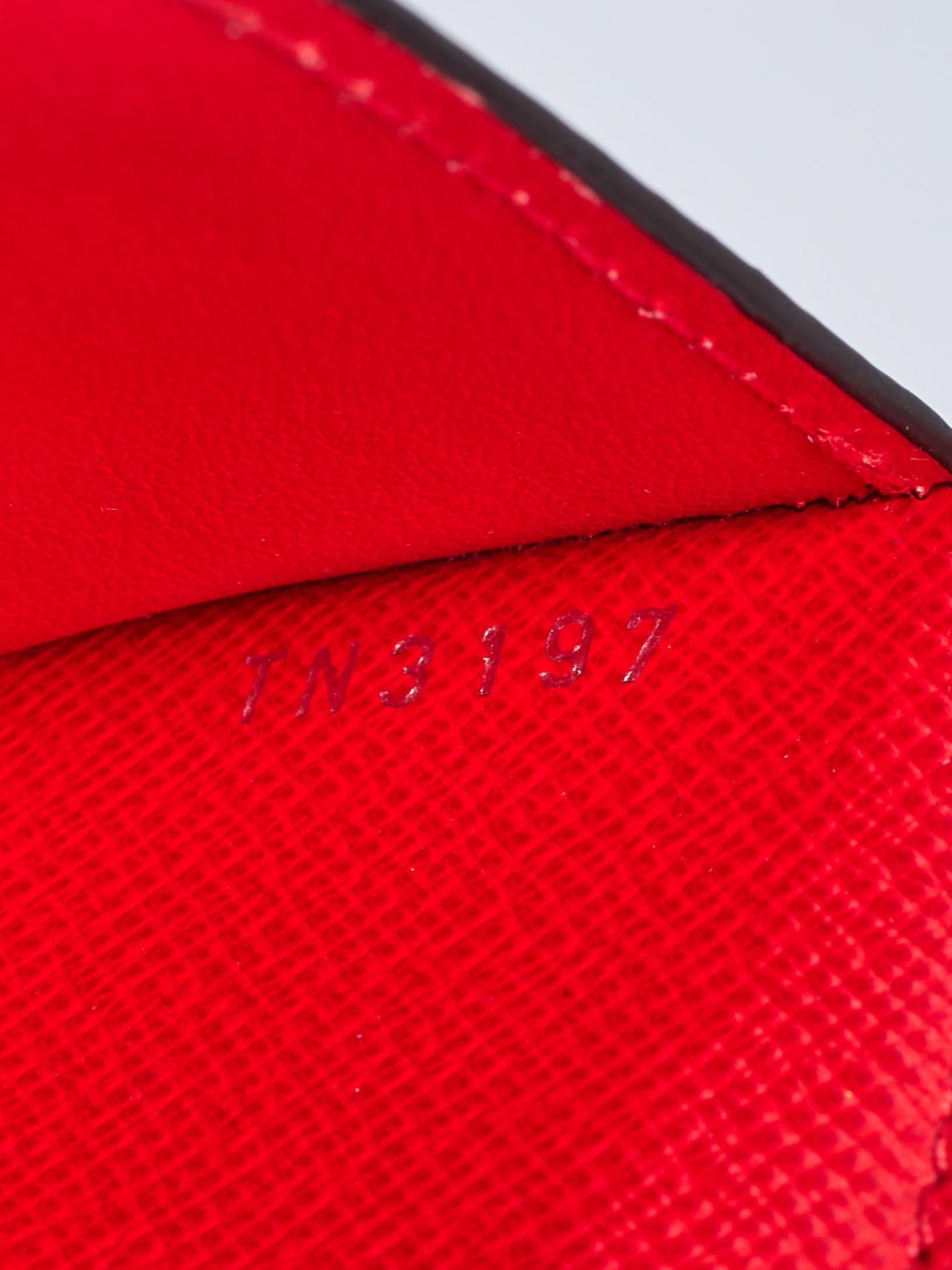 Louis Vuitton COQUELICOT EPI LEATHER TWIST COMPACT WALLET For Sale