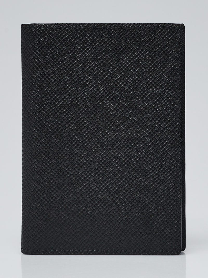 Louis Vuitton Black Taiga Leather Passport Cover Louis Vuitton