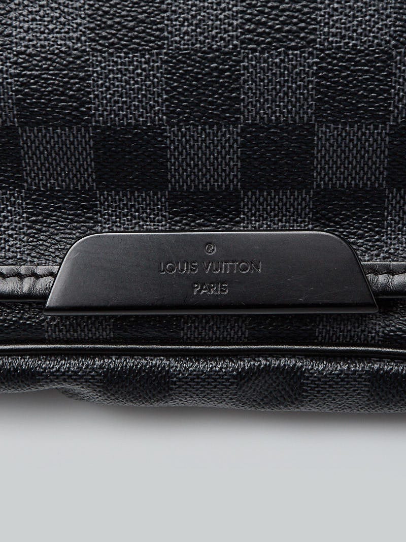 Louis Vuitton Damier Graphite Daniel GM Messenger Bag - Yoogi's Closet