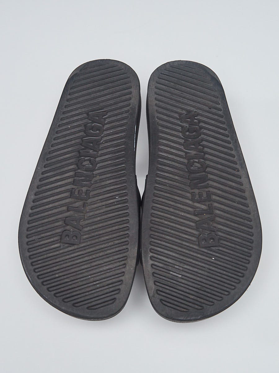 Balenciaga Black Rubber Logo Slides Size 6.5/37 | Yoogi's Closet Balenciaga Black Rubber Logo Slides Size 6.5/37 | Yoogi's Closet