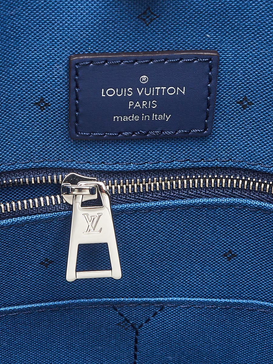 Louis Vuitton Blue Monogram Giant Canvas Onthego GM Tote Bag - Yoogi's  Closet