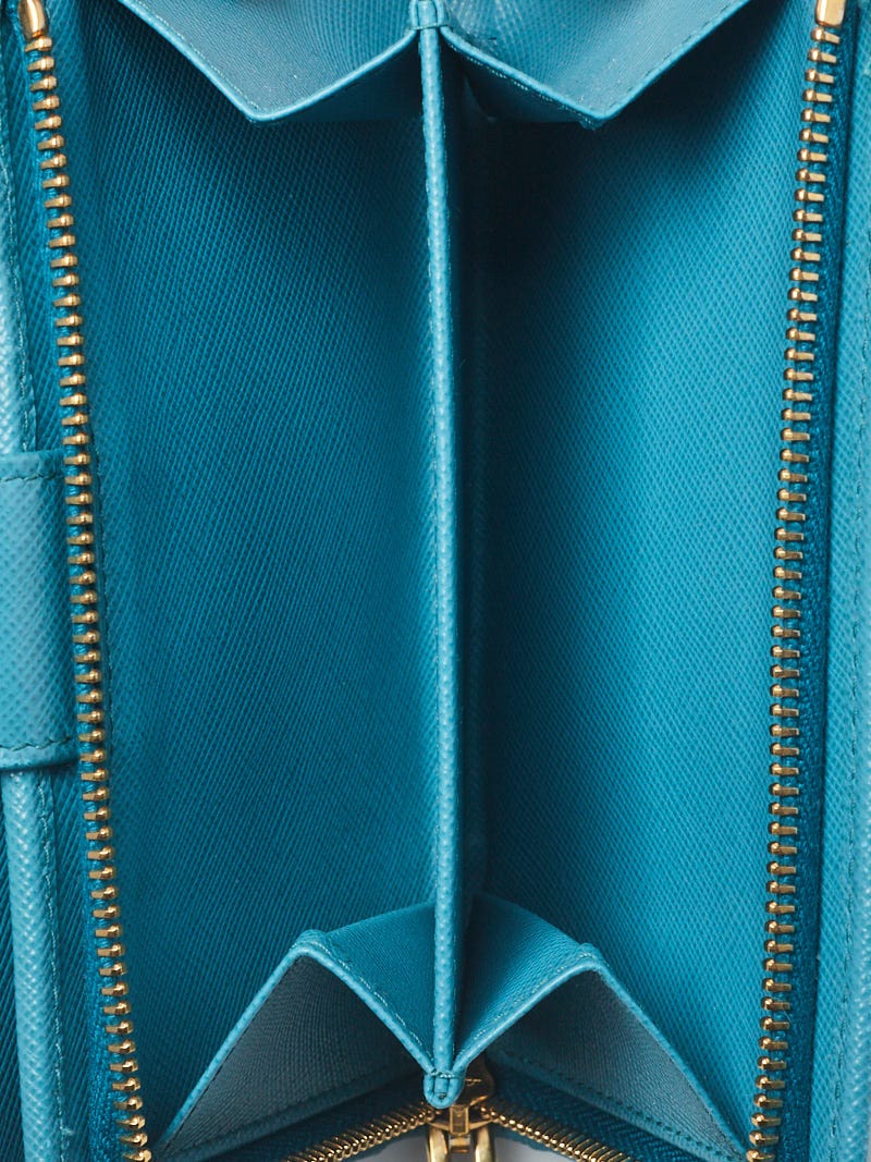 yatsweet5　超美品　PRADA 　ホックタイプ　TURCHESE Prada Turchese Saffiano Metal Leather Wallet on Chain Clutch Bag