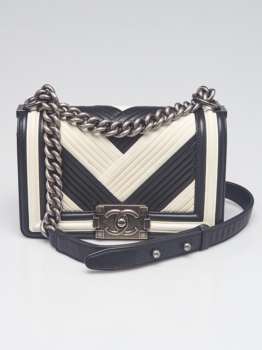 Chanel Black/White Chevron Quilted Lambskin Leather Camera Case Bag - Yoogi's  Closet