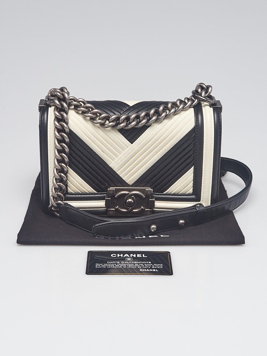 Chanel Black Pleated Leather Oversized Classic Flap Bag Chanel